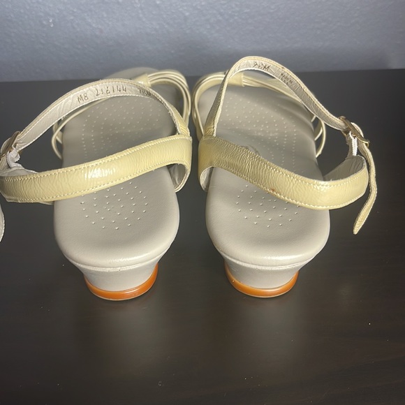 SAS Bone Strippy Quarter Strap Wedge Sandal size 9.5M - Picture 4 of 9